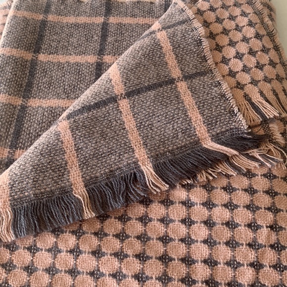 Soft Pink & Gray Patterned Wrap/Scarf - Picture 2 of 7